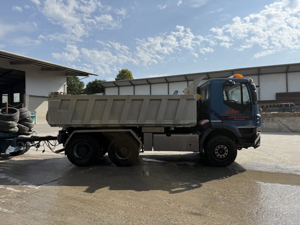 2009 Iveco 260T50 6x4 Trakker