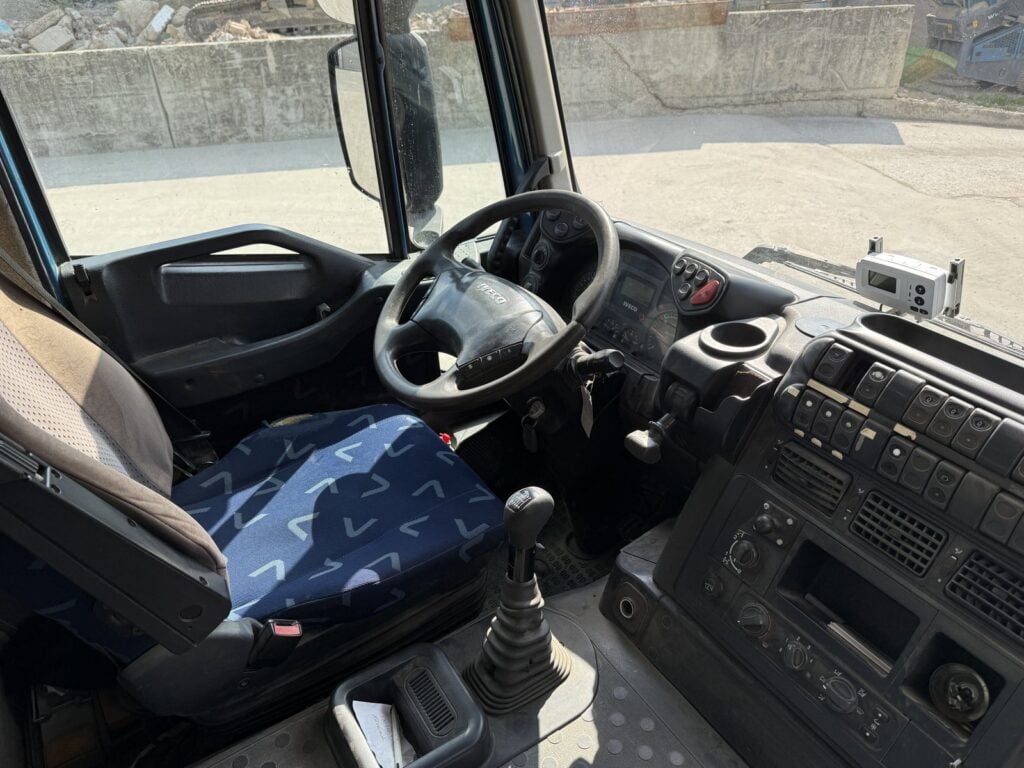 2009 Iveco 260T50 6x4 Trakker