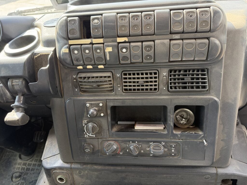 2009 Iveco 260T50 6x4 Trakker