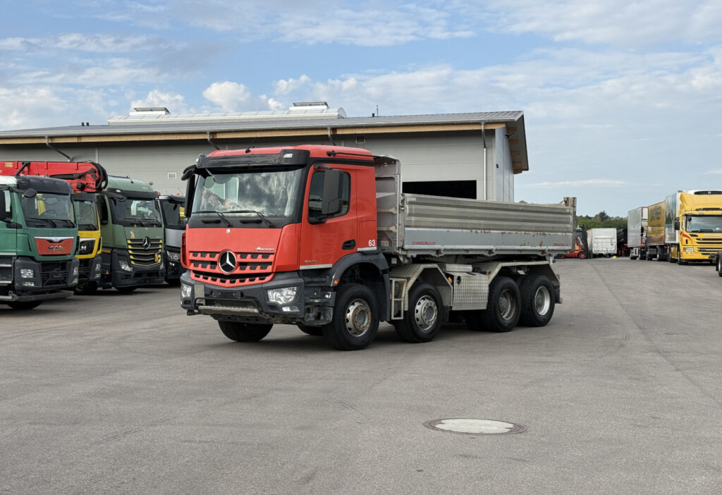 2017 Mercedes-Benz Arocs 3243 8x4 3-SK