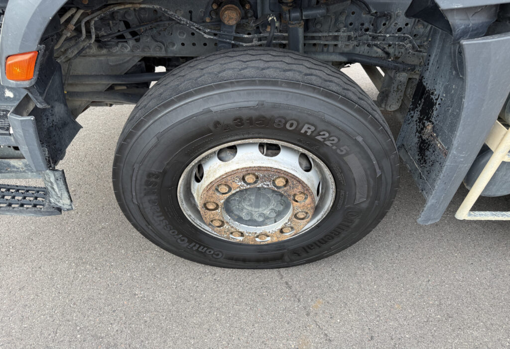 2017 Mercedes-Benz Arocs 3243 8x4 3-SK