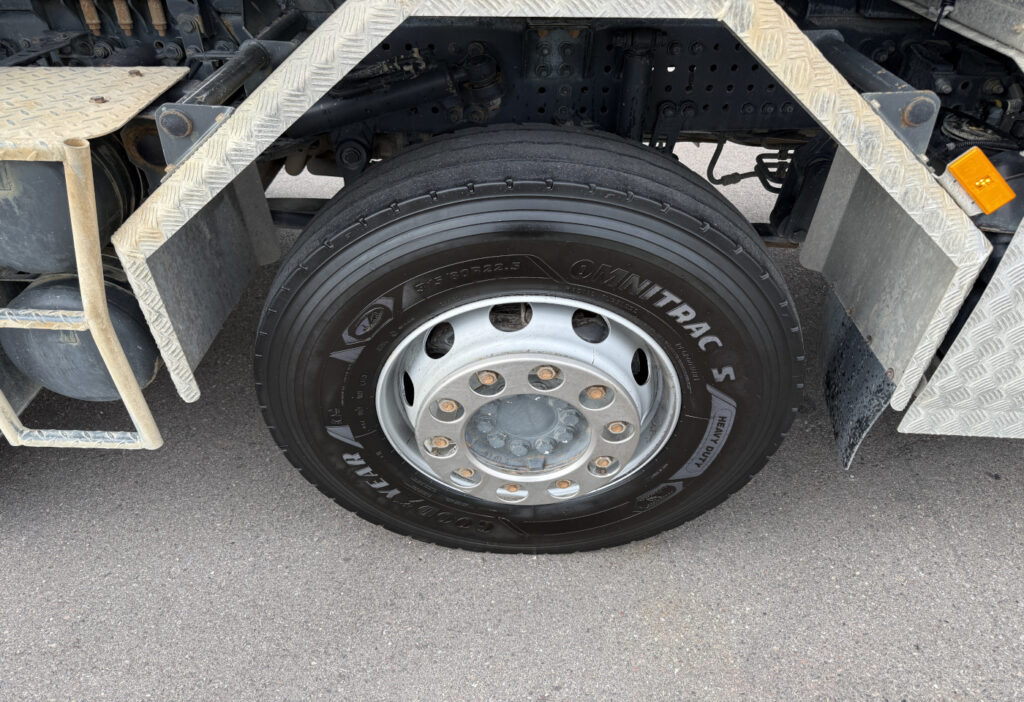 2017 Mercedes-Benz Arocs 3243 8x4 3-SK