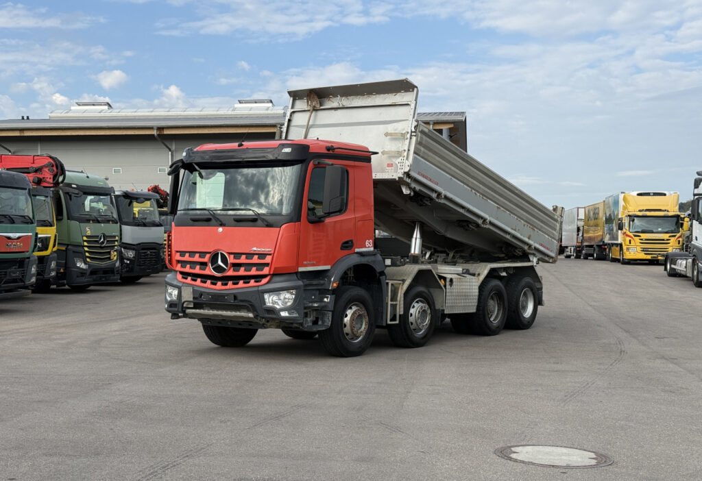 2017 Mercedes-Benz Arocs 3243 8x4 3-SK