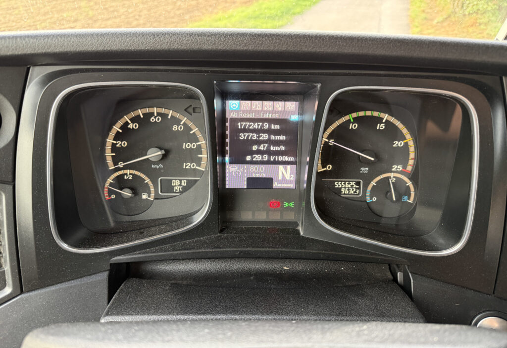 2014 Mercedes-Benz Actros 2545 6x2 BDF/HB