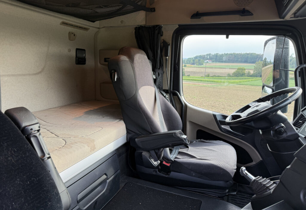 2014 Mercedes-Benz Actros 2545 6x2 BDF/HB