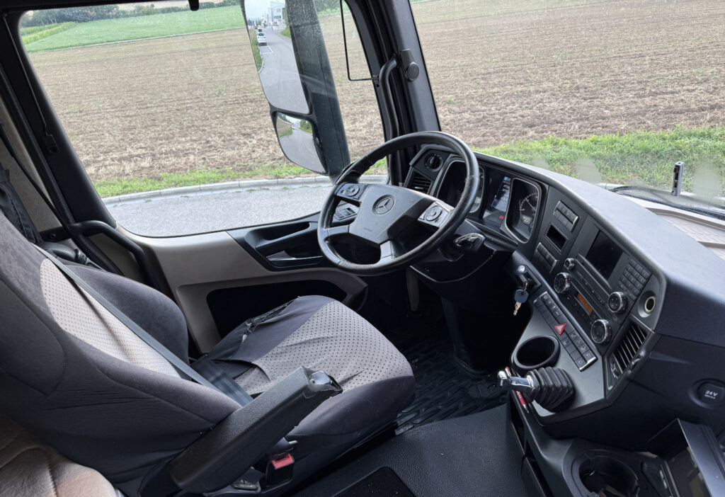 2014 Mercedes-Benz Actros 2545 6x2 BDF/HB