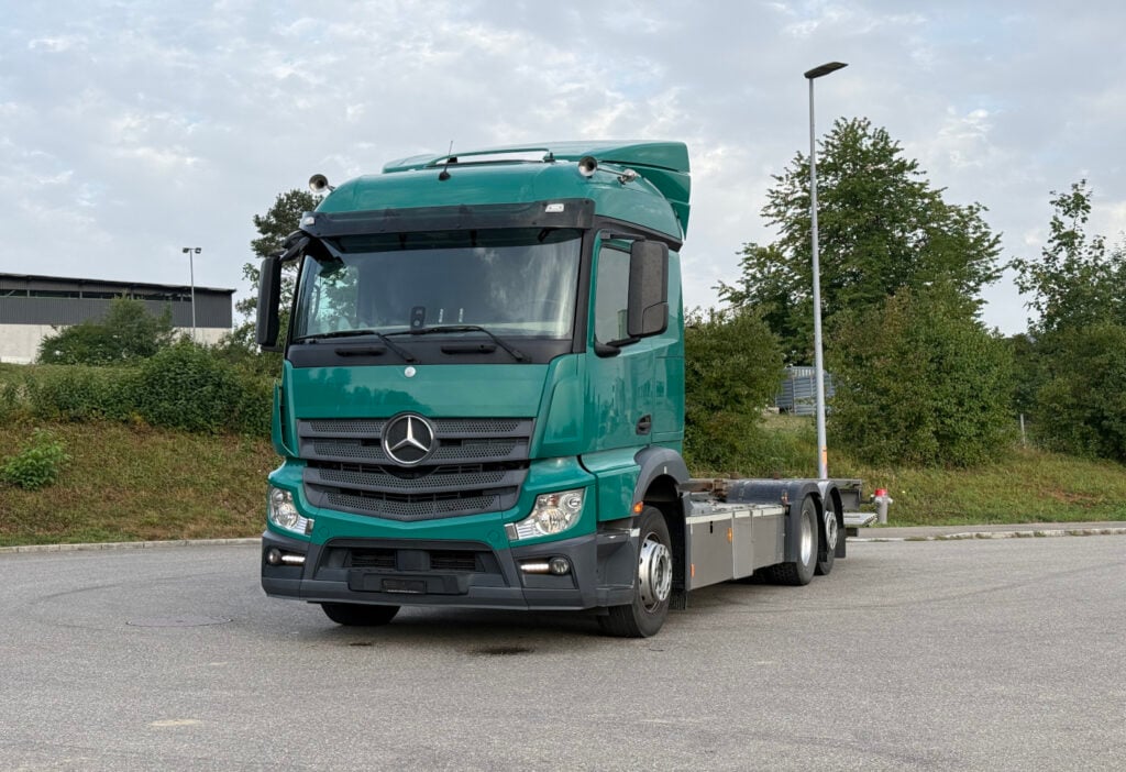 2014 Mercedes-Benz Actros 2545 6x2 BDF/HB