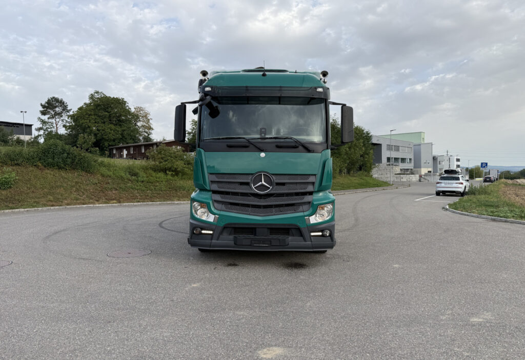 2014 Mercedes-Benz Actros 2545 6x2 BDF/HB