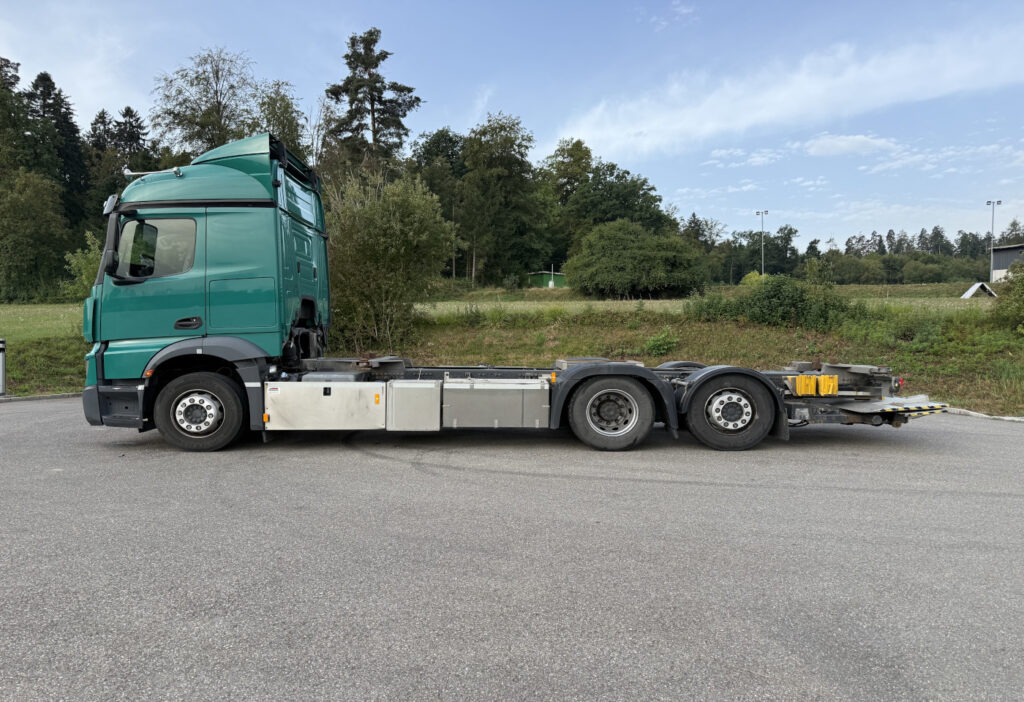 2014 Mercedes-Benz Actros 2545 6x2 BDF/HB