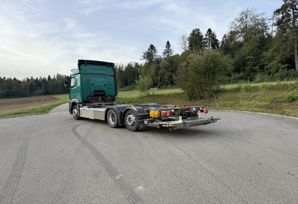 2014 Mercedes-Benz Actros 2545 6x2 BDF/HB