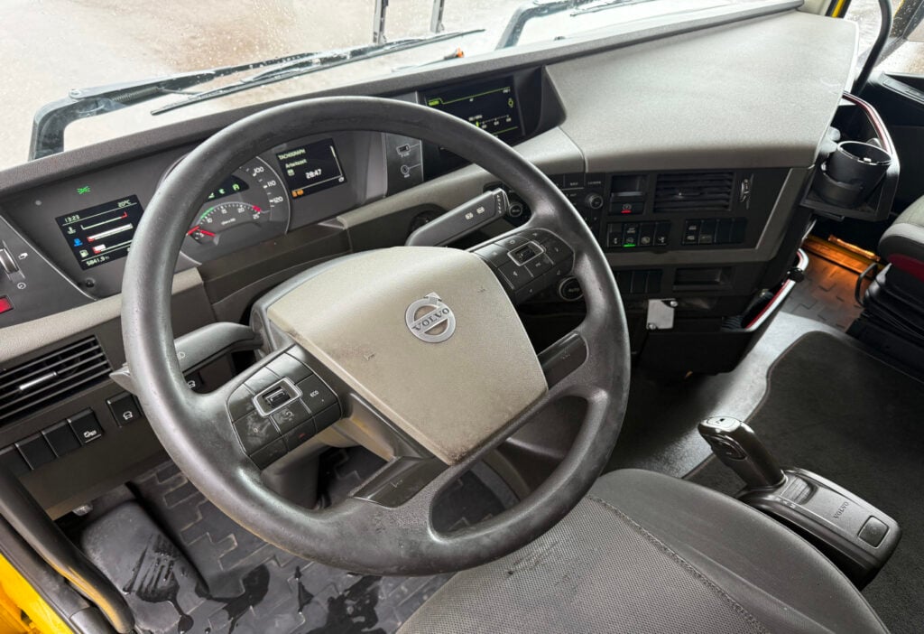 2015 Volvo FH-500 10x4 SWS