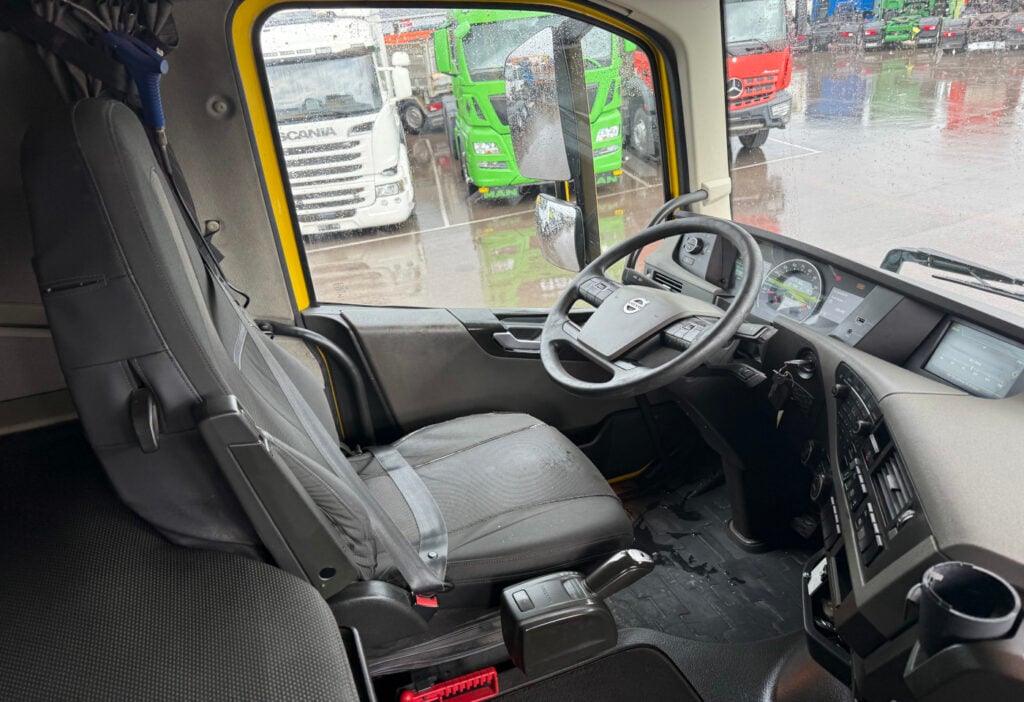 2015 Volvo FH-500 10x4 SWS