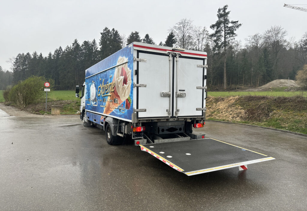 2011 Mercedes-Benz Atego 1022 4x2 Kühlkoffer mit HB