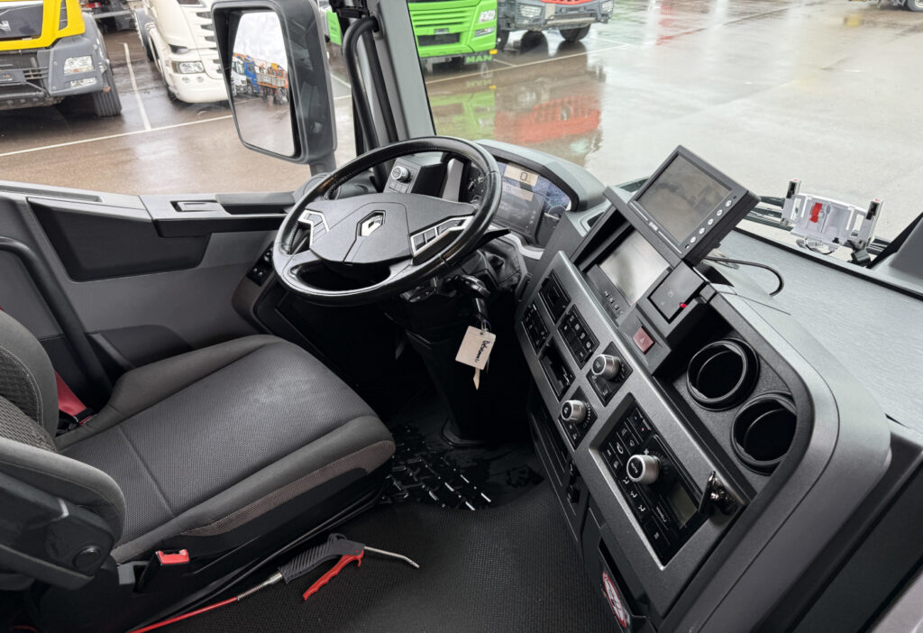 2017 Renault T460 6x2 BDF/HB