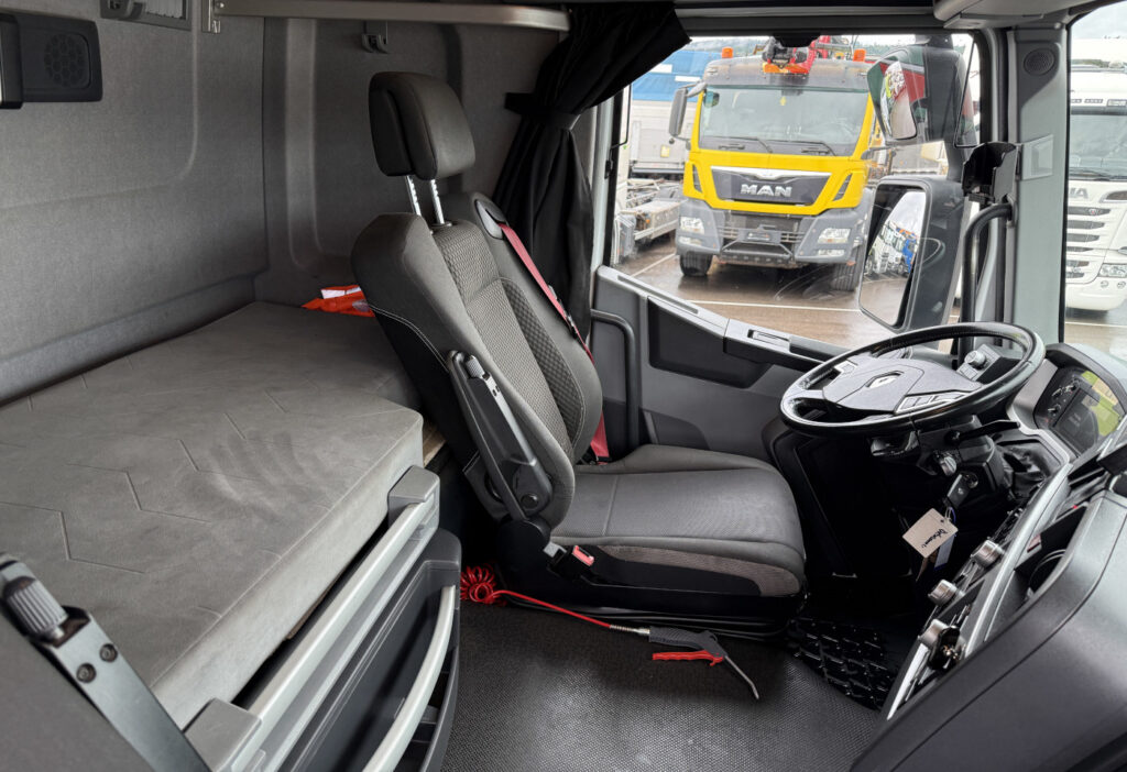 2017 Renault T460 6x2 BDF/HB