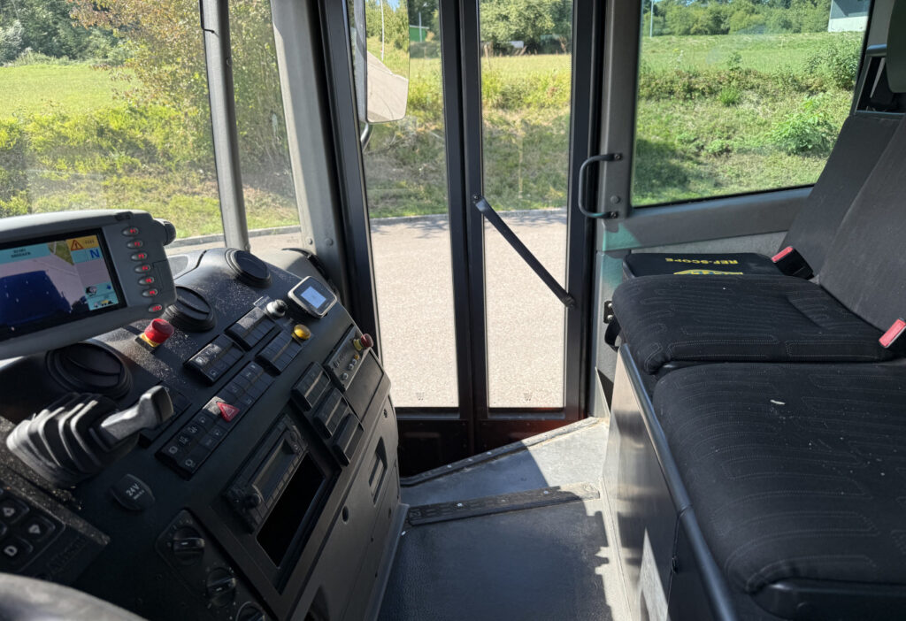 2014 Mercedes-Benz Econic 2635 6x2*4 Faun