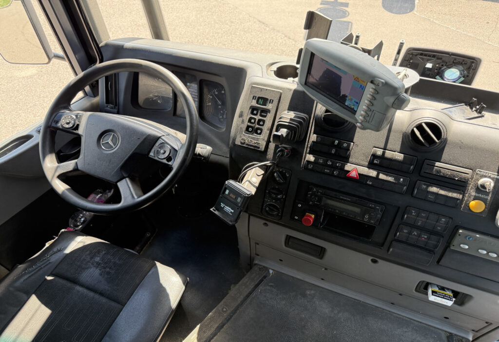 2015 Mercedes-Benz Econic 2635 6x2*4 Faun