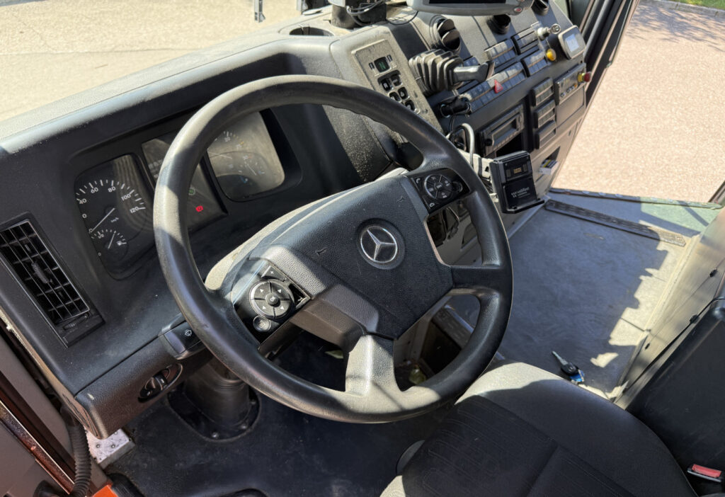 2015 Mercedes-Benz Econic 2635 6x2*4 Faun