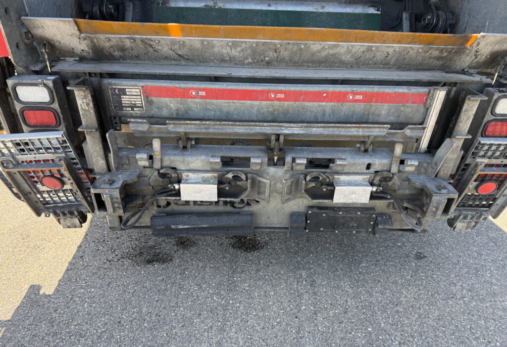 2015 Mercedes-Benz Econic 2635 6x2*4 Faun