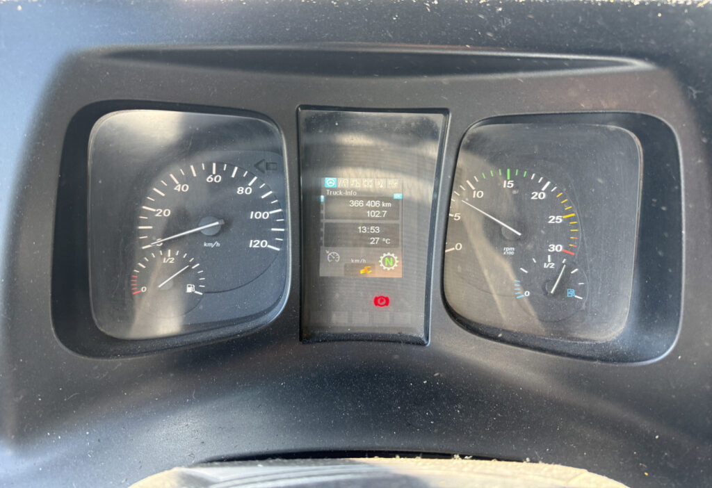 2015 Mercedes-Benz Econic 2635 6x2*4 Faun
