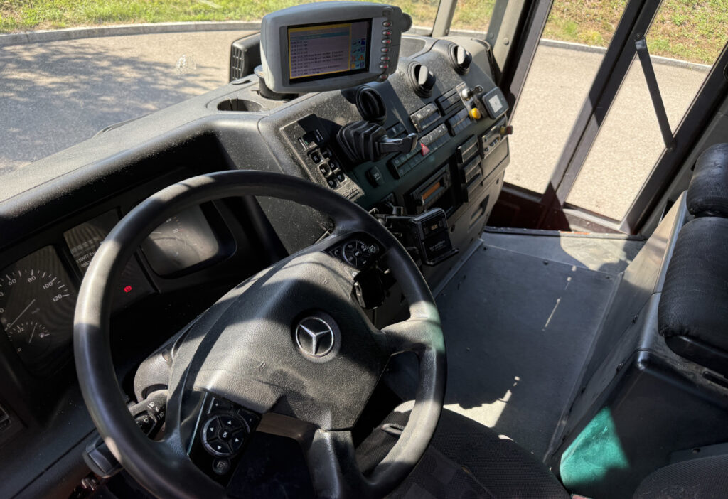 2015 Mercedes-Benz Econic 2635 6x2*4 Faun