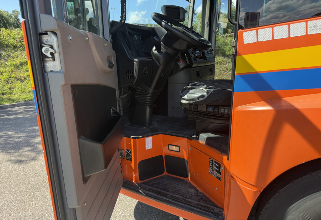 2015 Mercedes-Benz Econic 2635 6x2*4 Faun