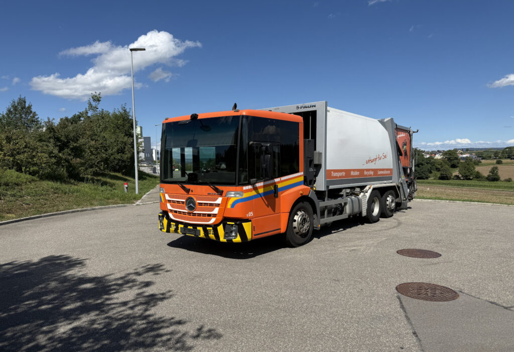 2015 Mercedes-Benz Econic 2635 6x2*4 Faun
