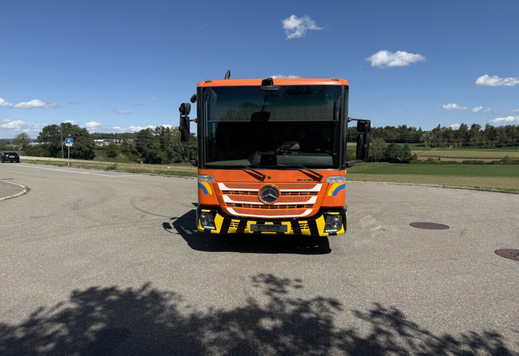 2015 Mercedes-Benz Econic 2635 6x2*4 Faun