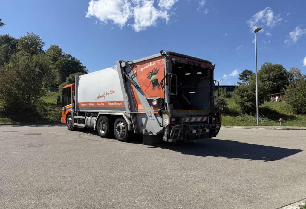 2015 Mercedes-Benz Econic 2635 6x2*4 Faun