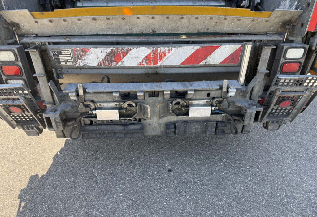 2015 Mercedes-Benz Econic 2635 6x2*4 Faun