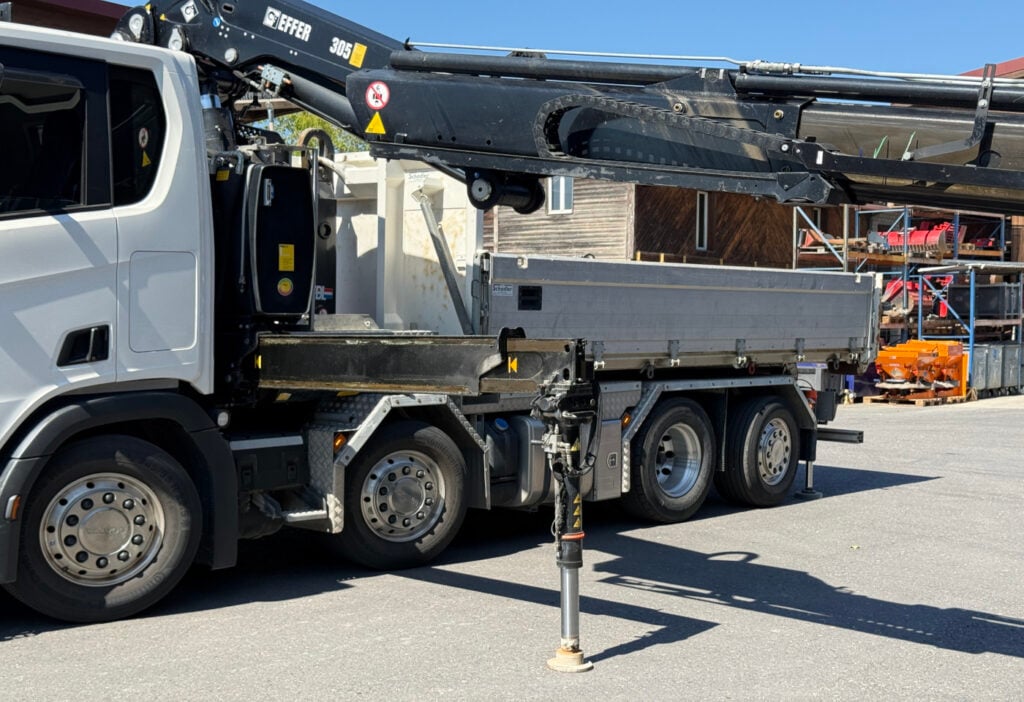 2021 Effer 305/6S
