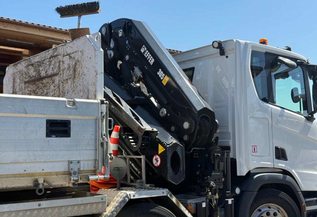 2021 Effer 305/6S