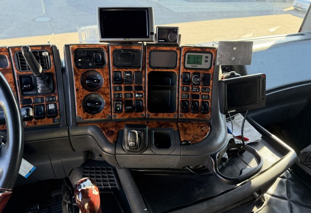 2001 SCANIA R164 V8