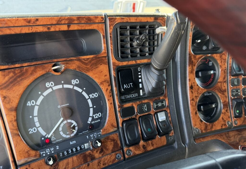 2001 SCANIA R164 V8