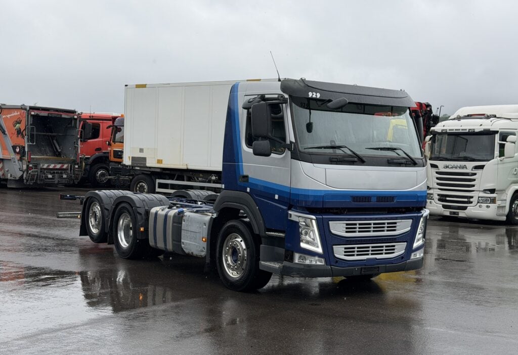2017 VOLVO FM-460 6x2*4 Fahrgestell Retarder AHK