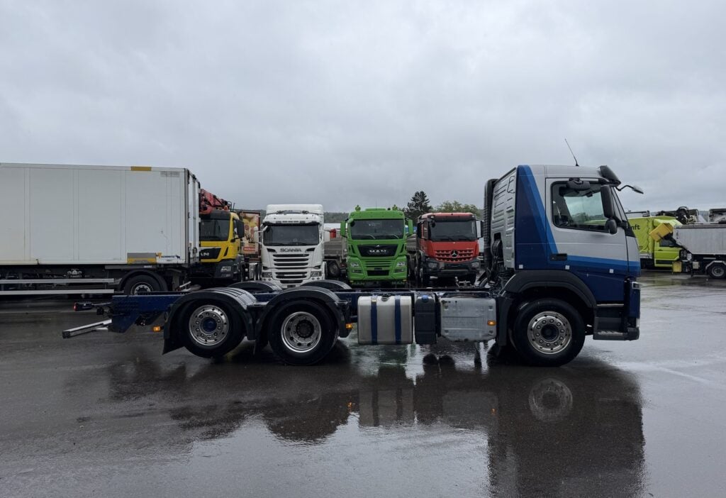 2017 VOLVO FM-460 6x2*4 Fahrgestell Retarder AHK