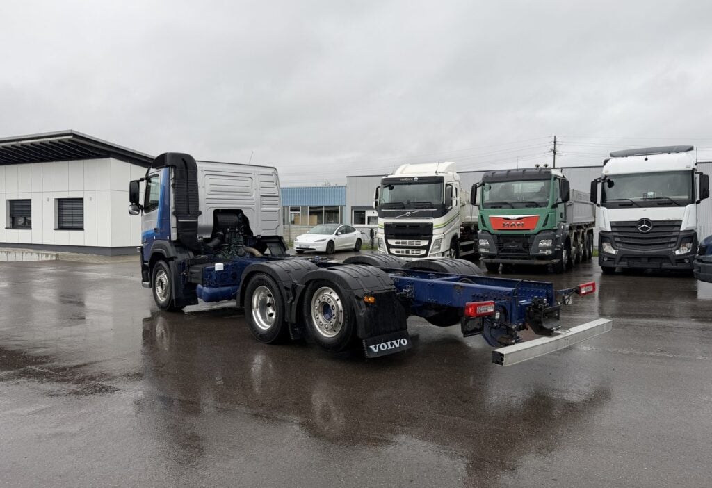 2017 VOLVO FM-460 6x2*4 Fahrgestell Retarder AHK