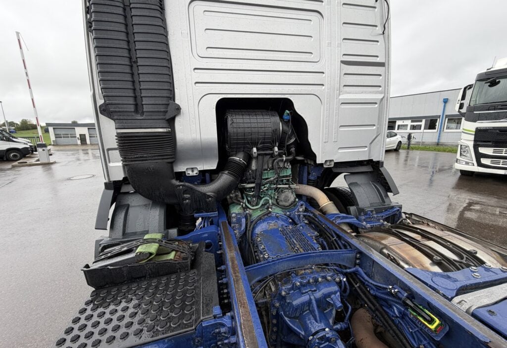 2017 VOLVO FM-460 6x2*4 Fahrgestell Retarder AHK