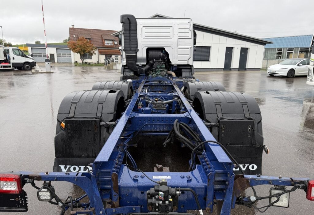 2017 VOLVO FM-460 6x2*4 Fahrgestell Retarder AHK