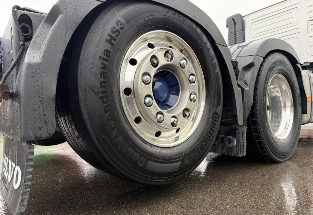 2017 VOLVO FM-460 6x2*4 Fahrgestell Retarder AHK
