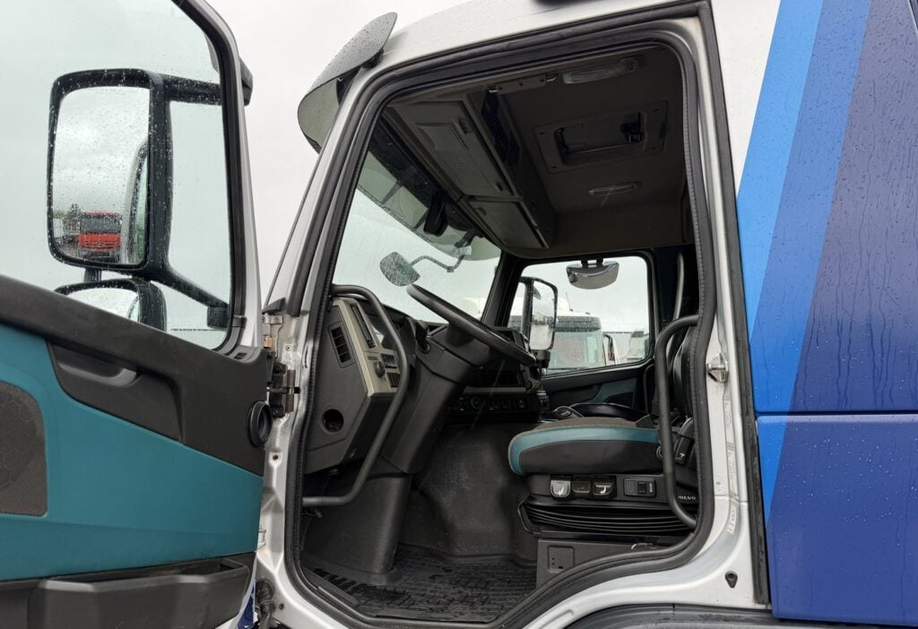 2017 VOLVO FM-460 6x2*4 Fahrgestell Retarder AHK