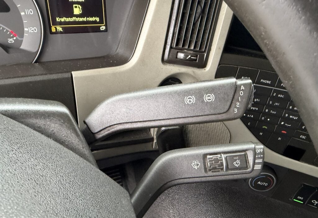 2017 VOLVO FM-460 6x2*4 Fahrgestell Retarder AHK
