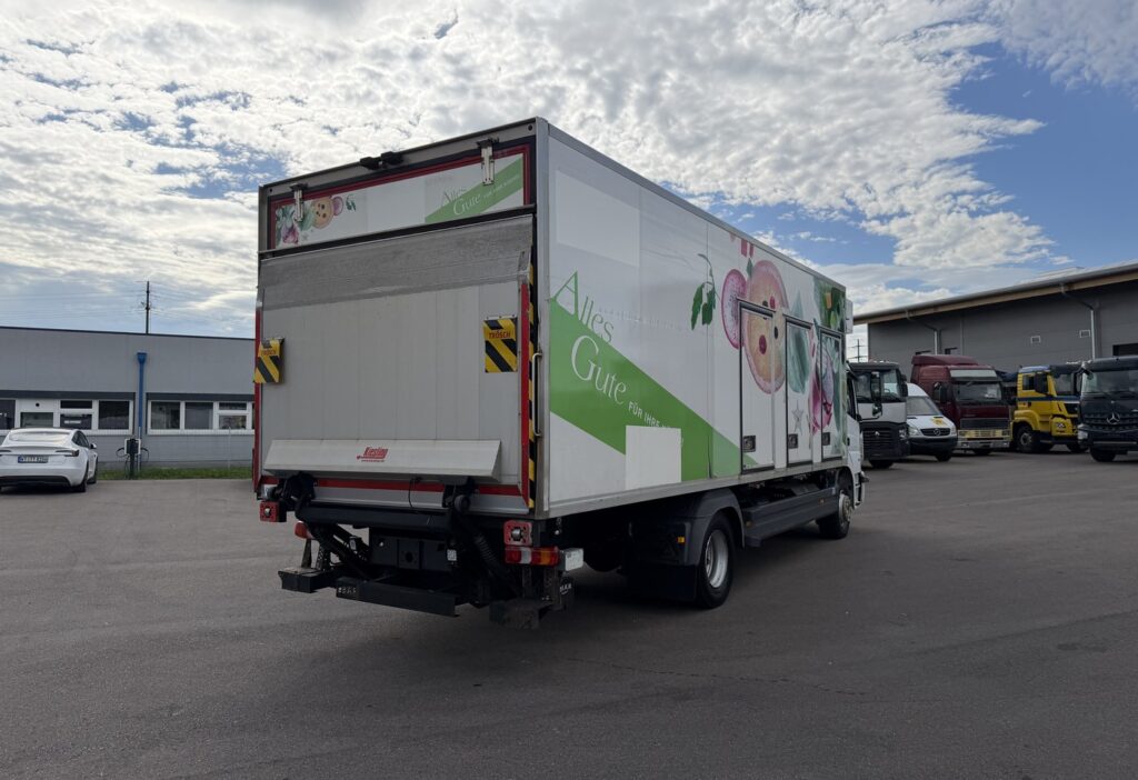 2015 Mercedes-Benz Atego 1527 4x2 Kühlkoffer/HB