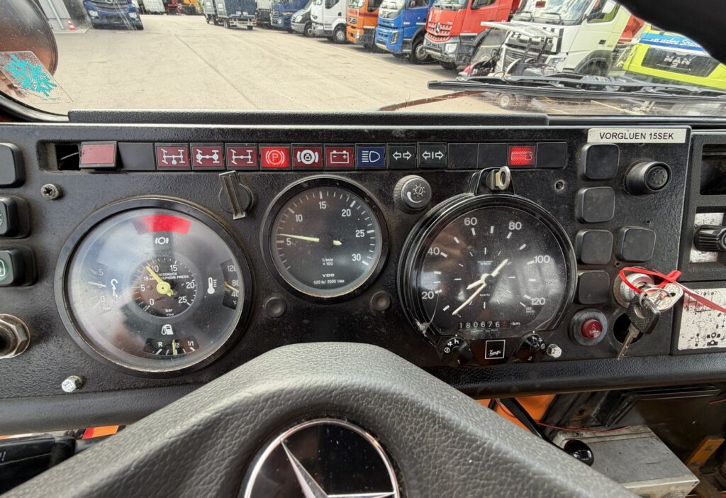 1985 UNIMOG 1700