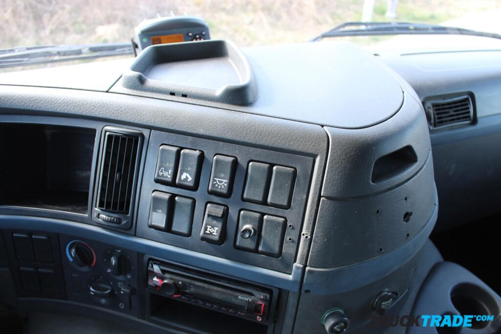 Volvo FM-400 8x4R Siloki