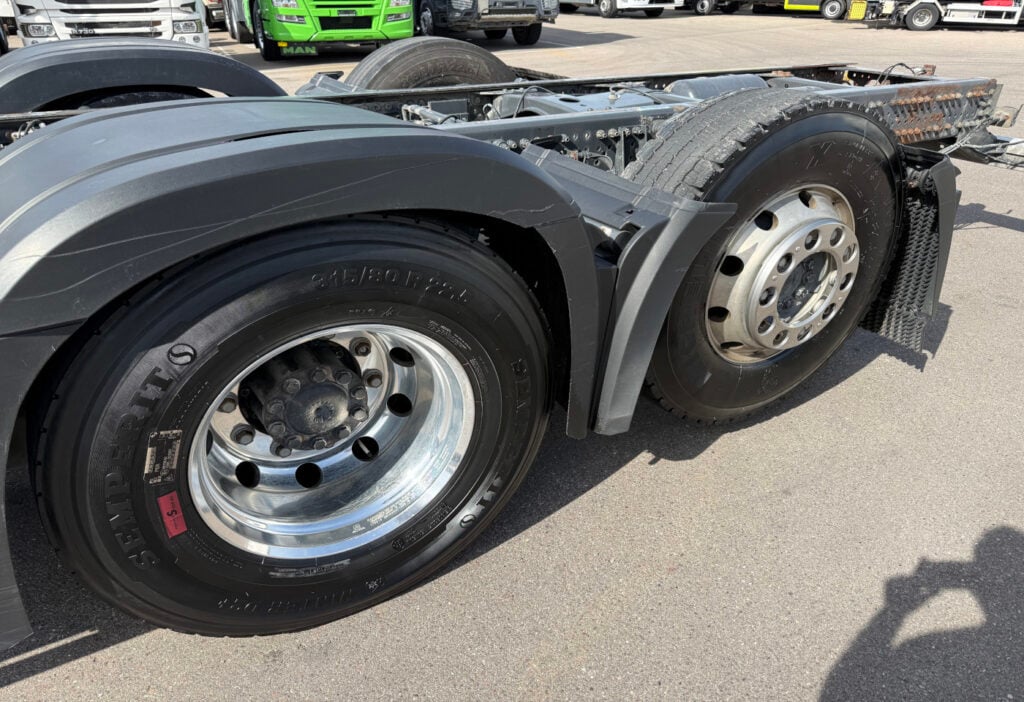 2019 Mercedes-Benz Antos 2545 6x2 Fahrgestell
