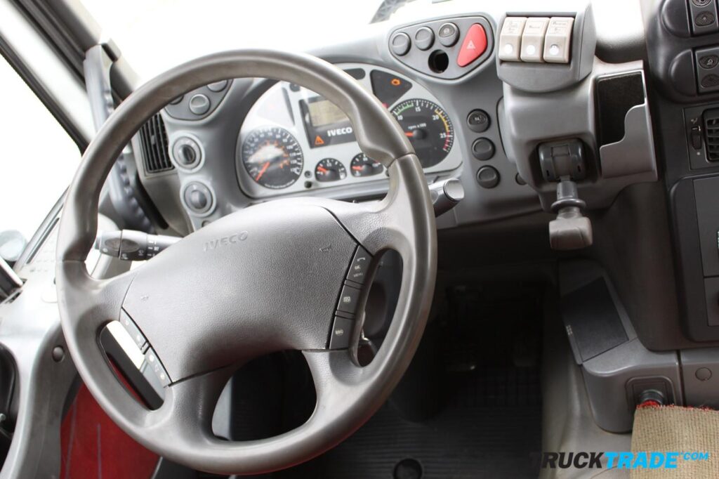Iveco Trakker 340T45 3-Seitenkipper