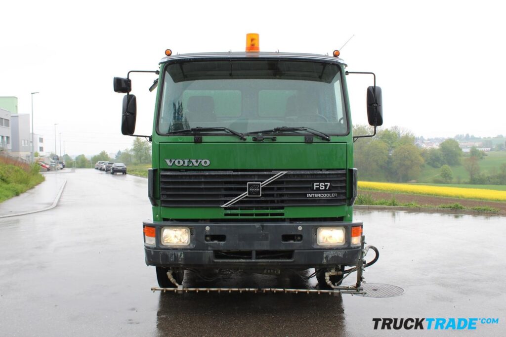 Volvo FS7 4x2 Strassenreinigungsmaschine