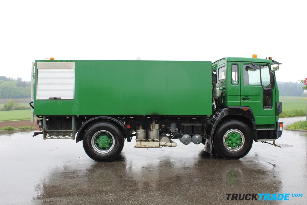 Volvo FS7 4x2 Strassenreinigungsmaschine