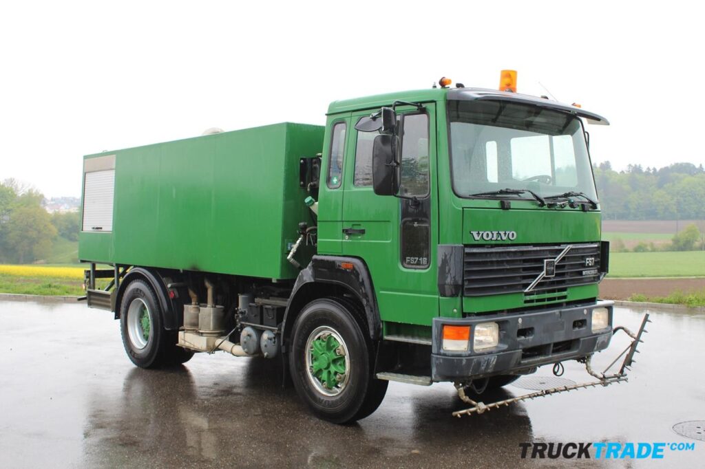 Volvo FS7 4x2 Strassenreinigungsmaschine